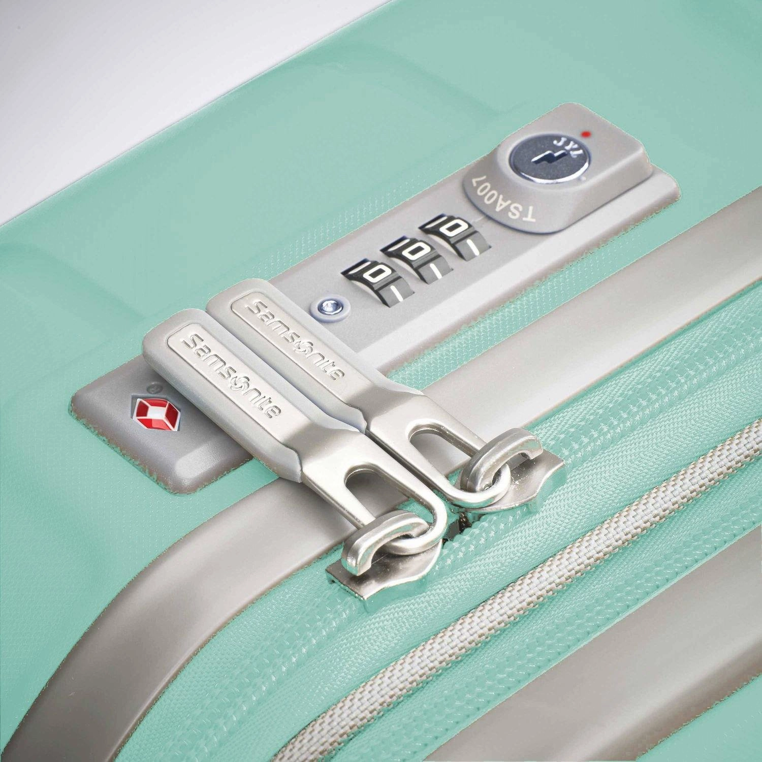 Samsonite Freeform 21" 4-Wheel Carry-On Luggage