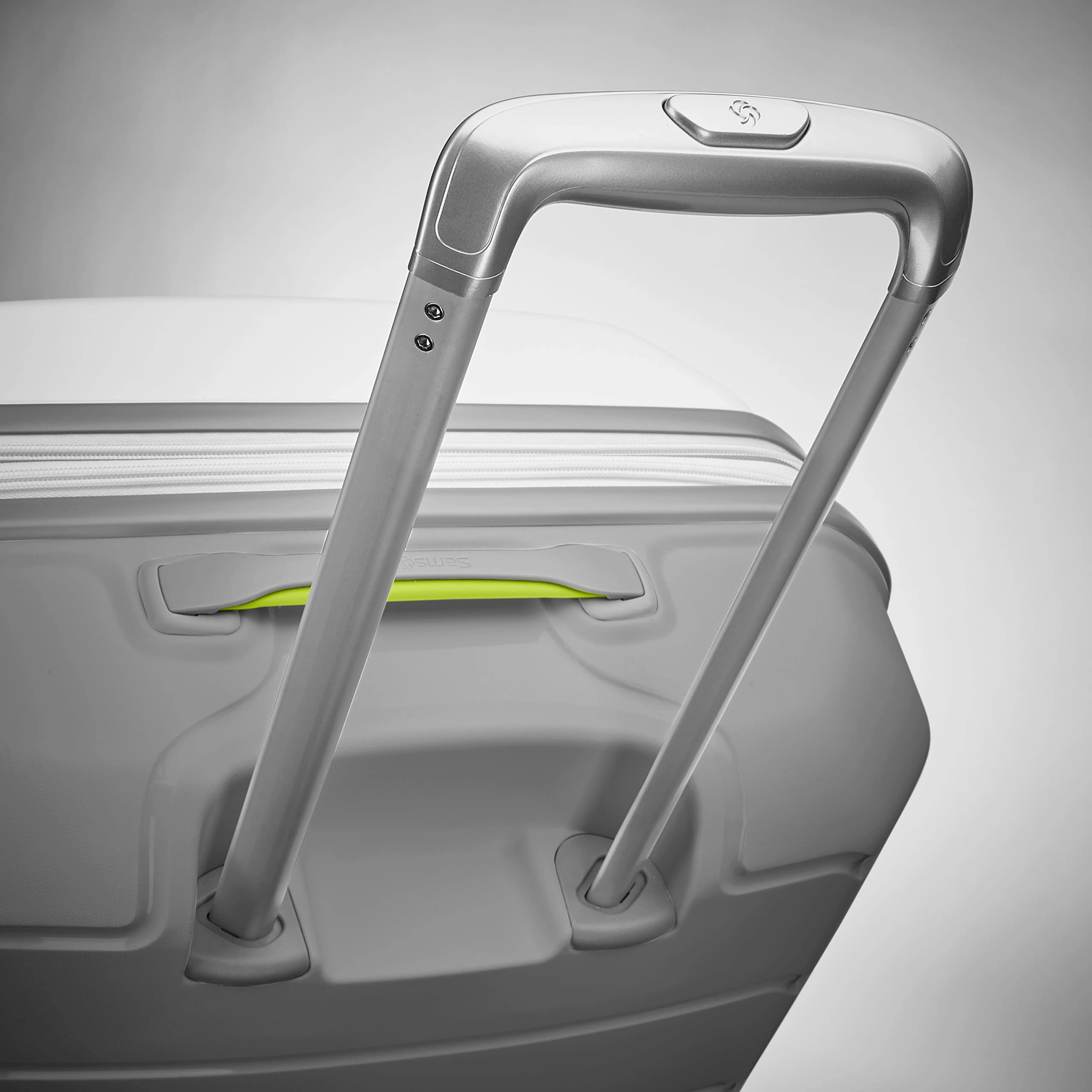 Samsonite Freeform 24" 4-Wheel Medium Luggage