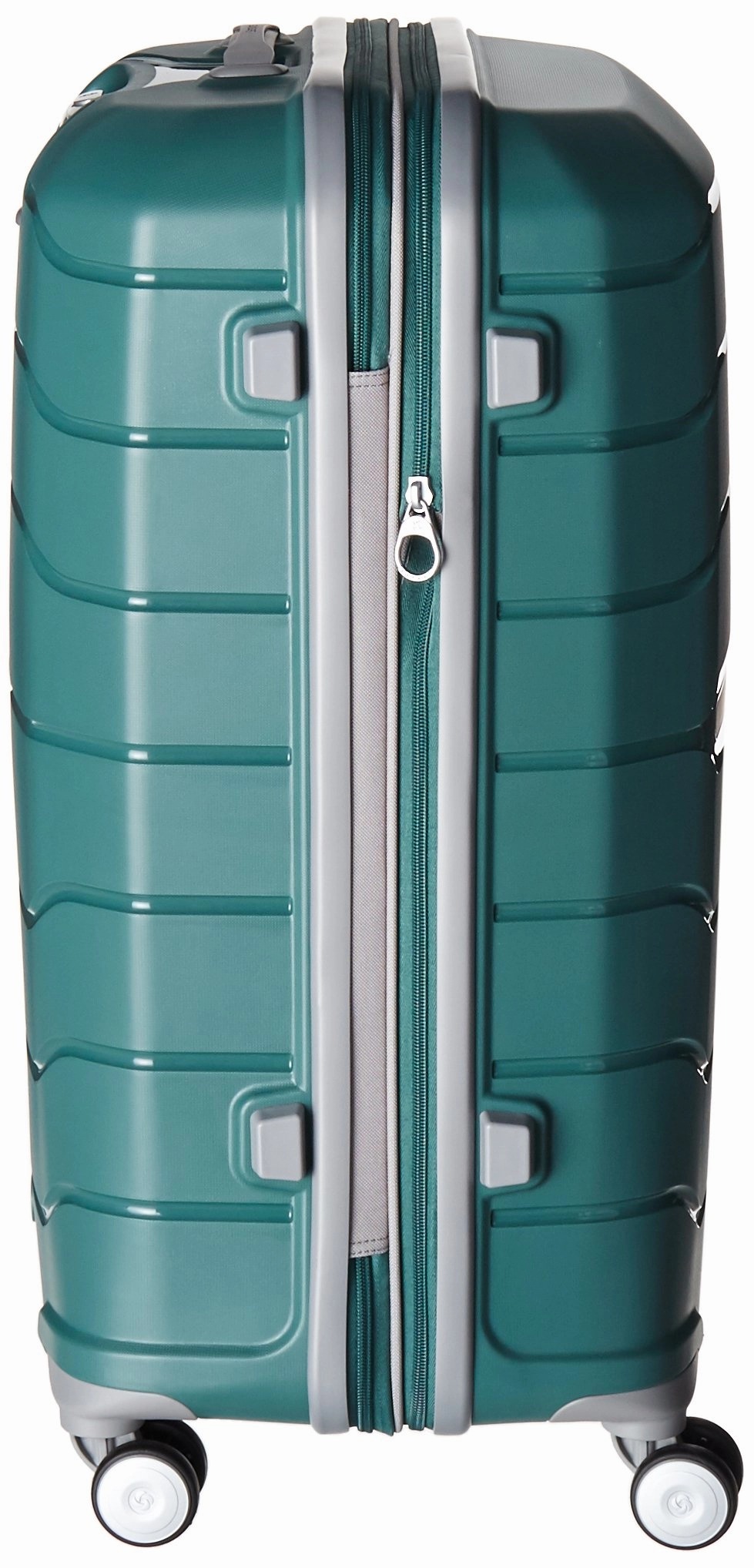 Samsonite Freeform 24" 4-Wheel Medium Luggage