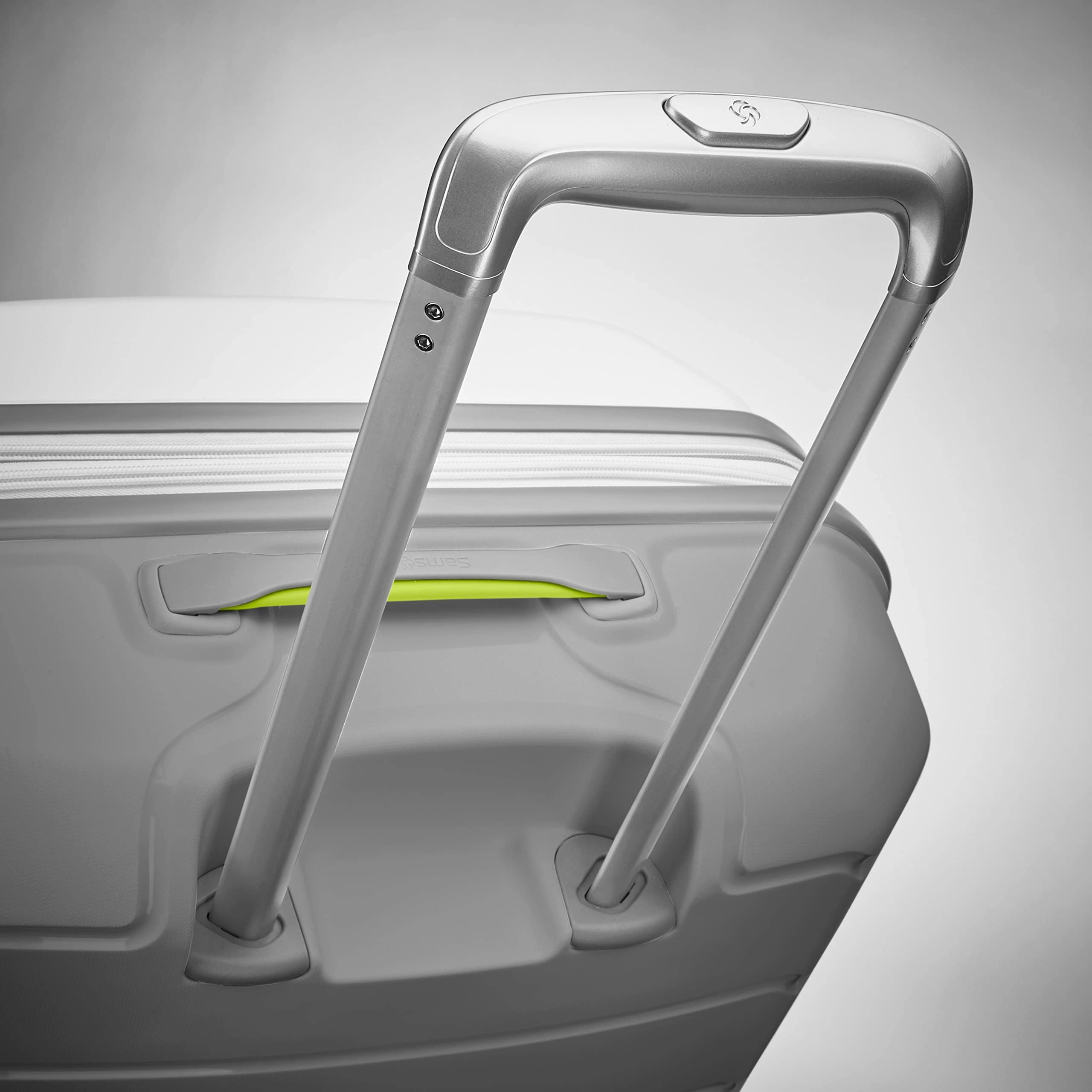 Samsonite Freeform 24" 4-Wheel Medium Luggage