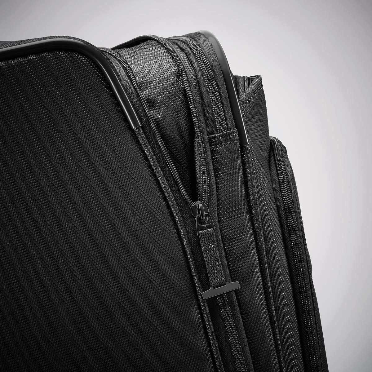 Samsonite Insignis Medium Expandable Spinner