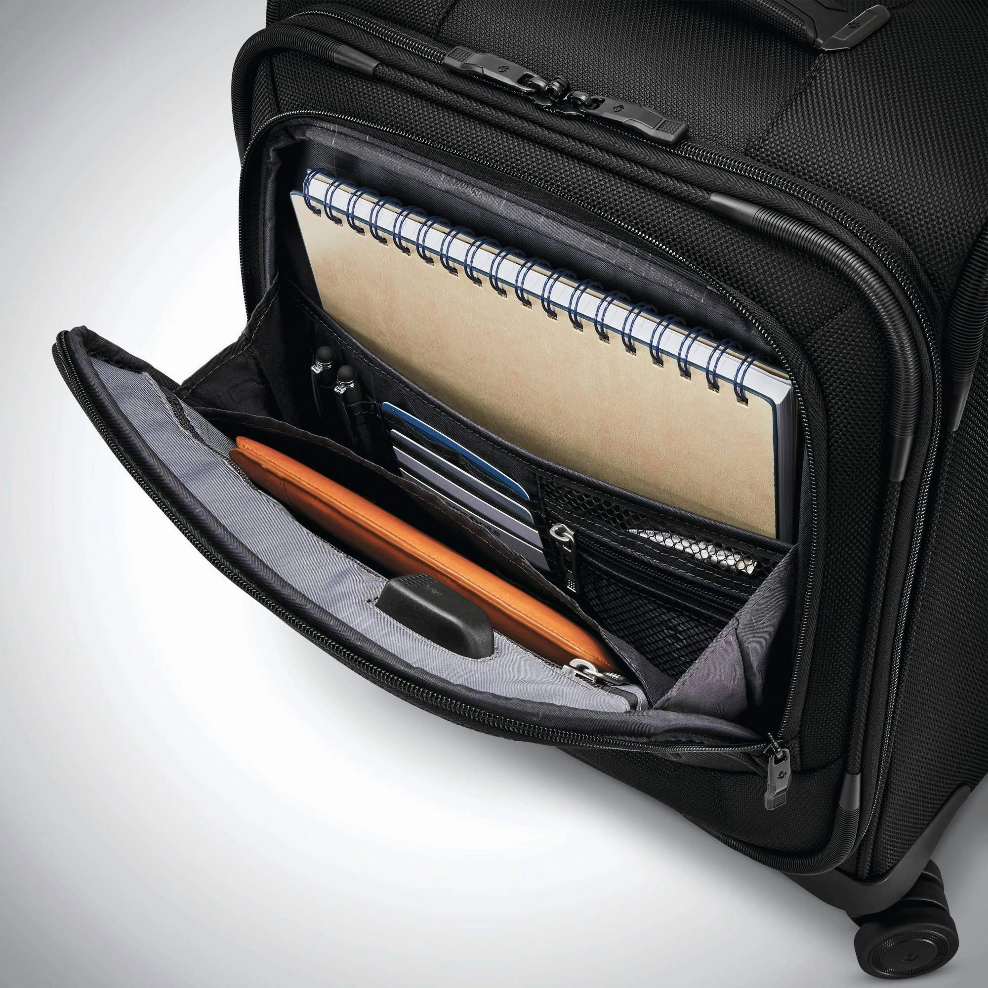 Samsonite Lineate Carry-On Underseat Spinner