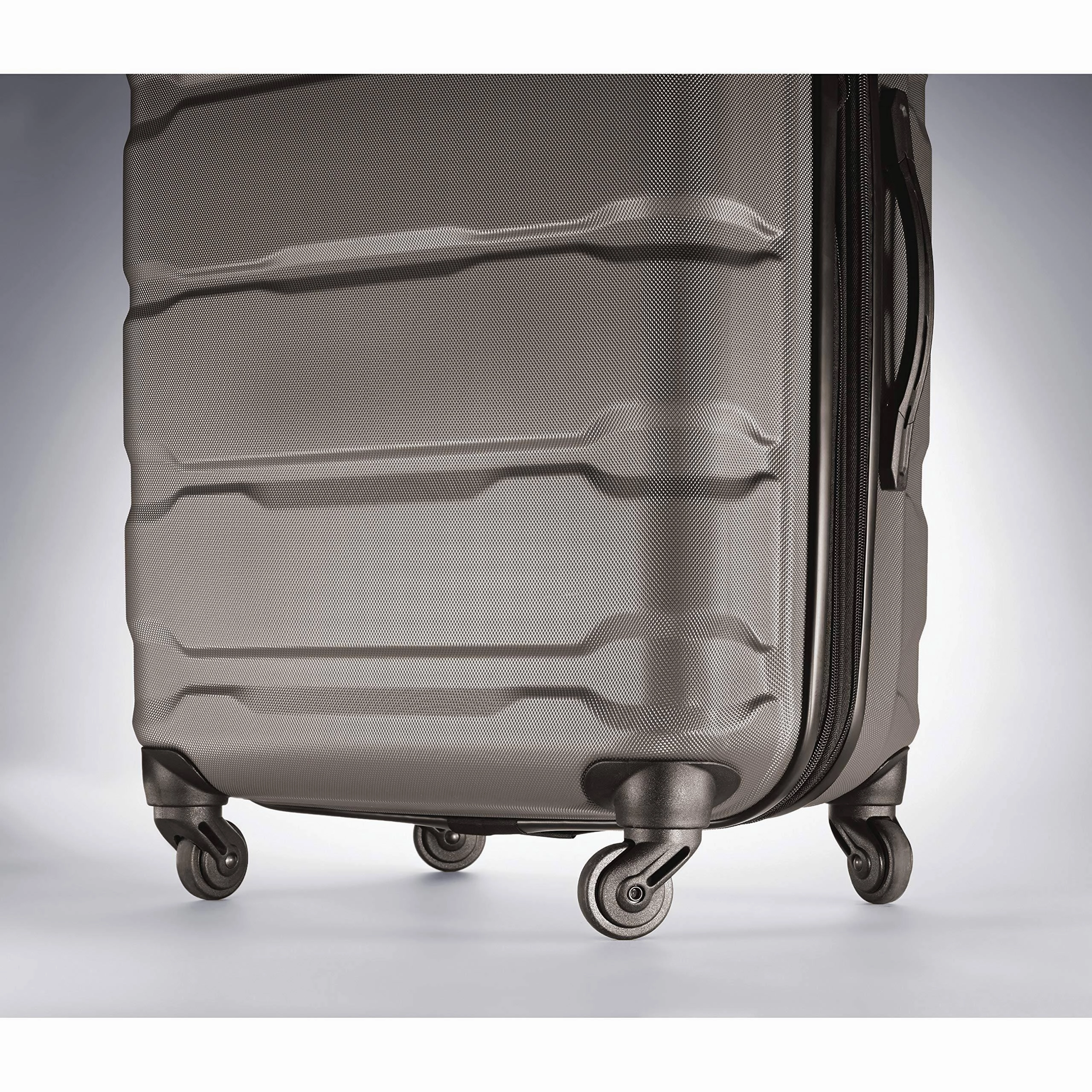 Samsonite Omni PC 2 Piece Set (20"/24") Hardshell 4-Wheel Luggage Sets