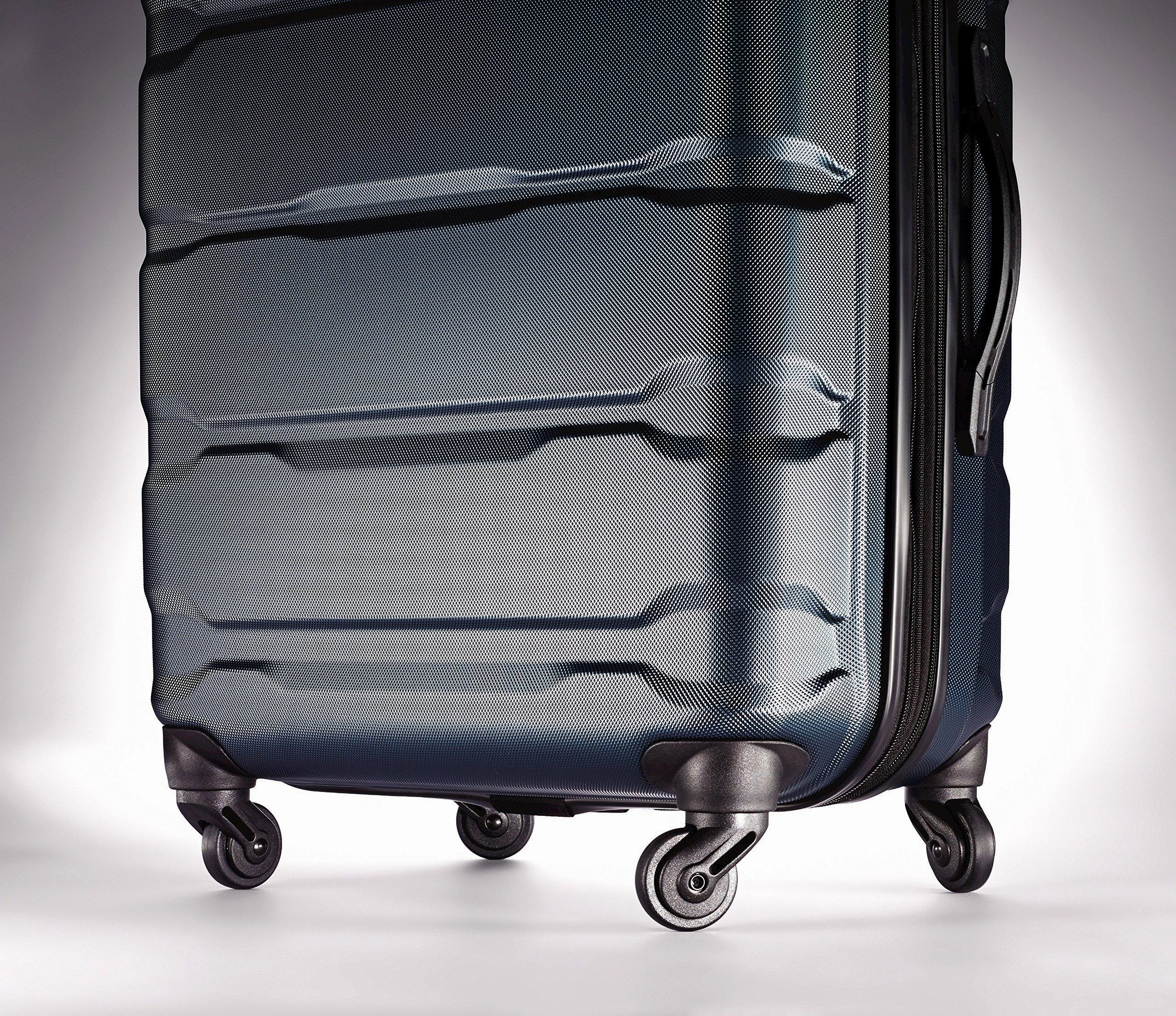 Samsonite Omni PC 2 Piece Set (20"/24") Hardshell 4-Wheel Luggage Sets