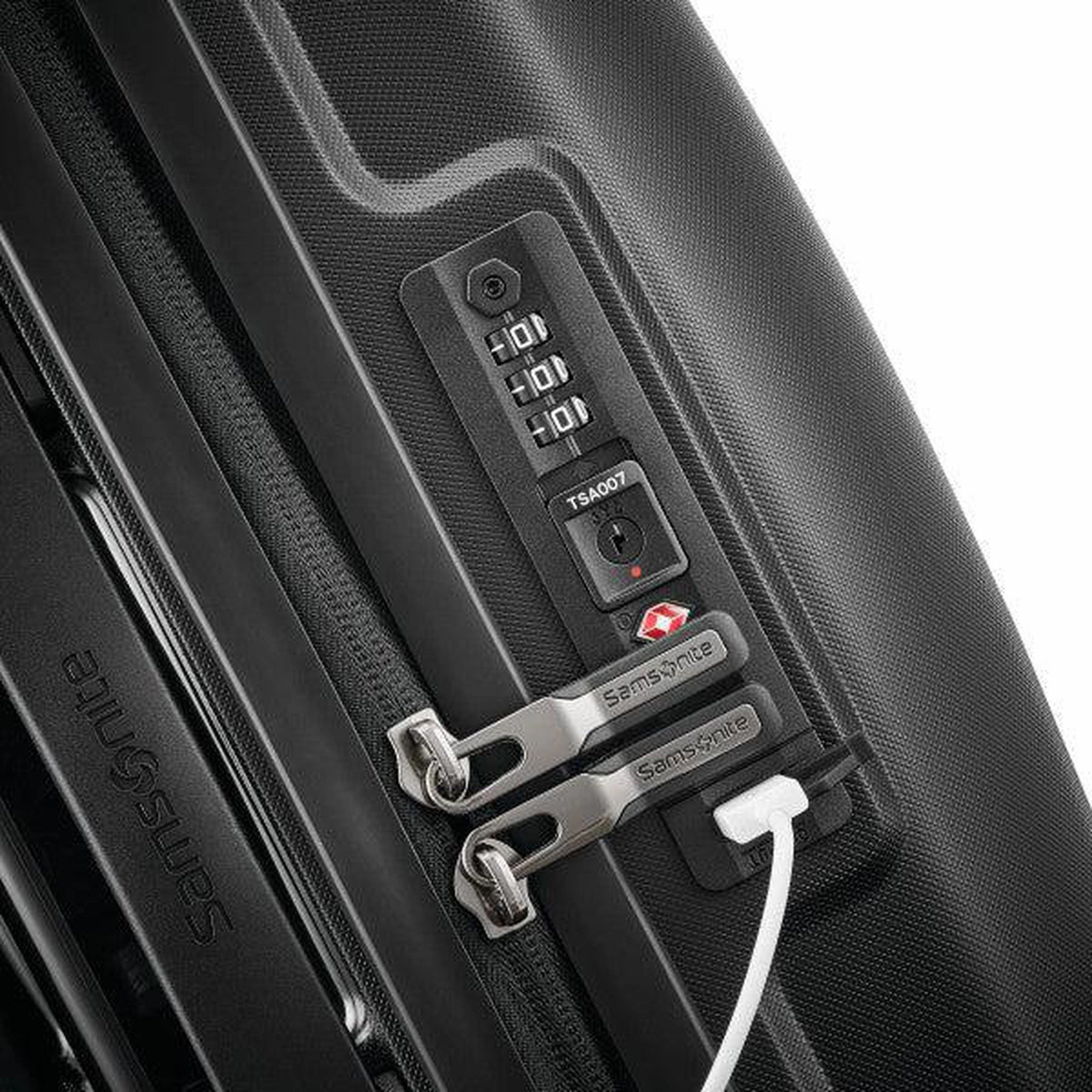 Samsonite Outline Pro 22x14x9 Global Carry-On Spinner