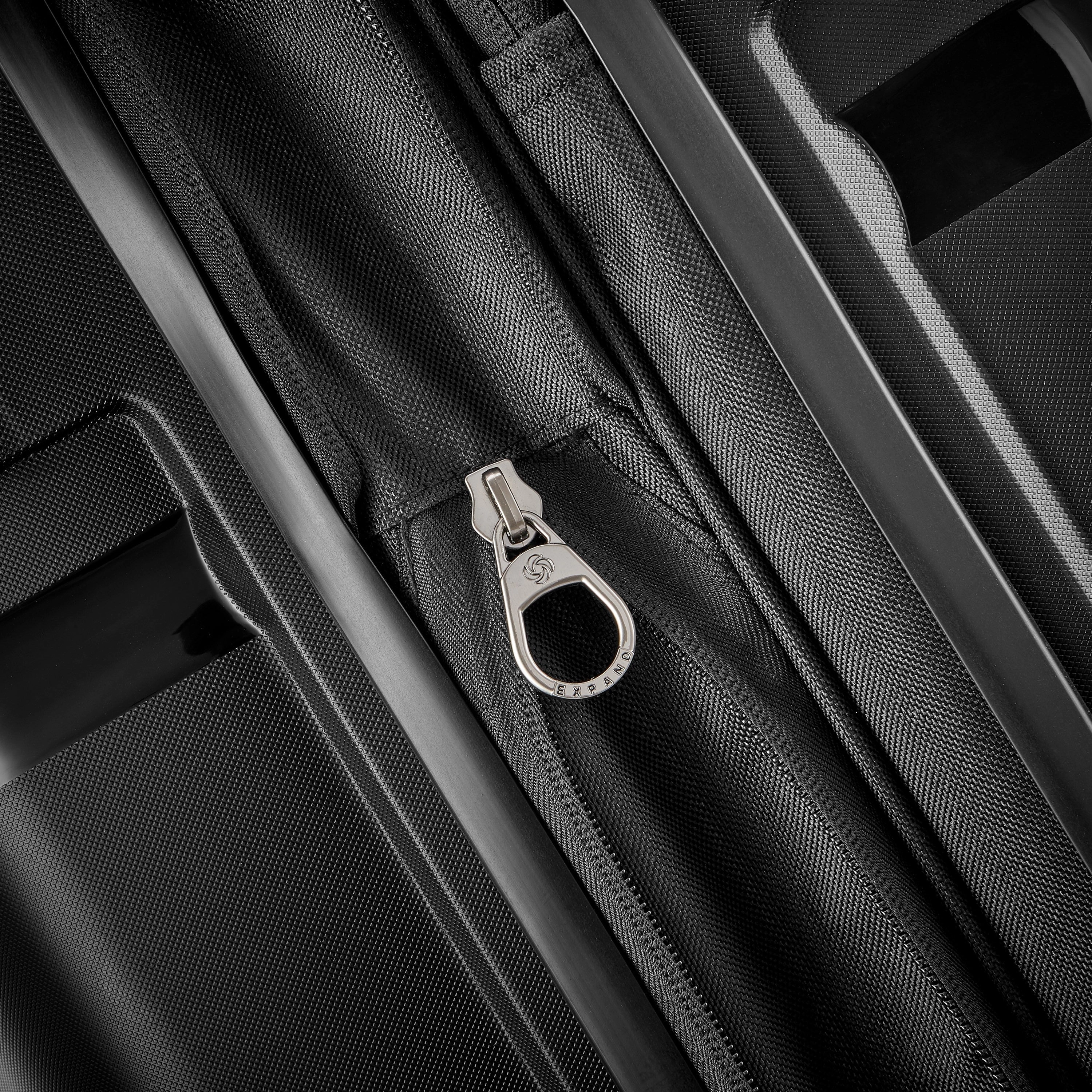 Samsonite Outline Pro Large Expandable Spinner Luggage