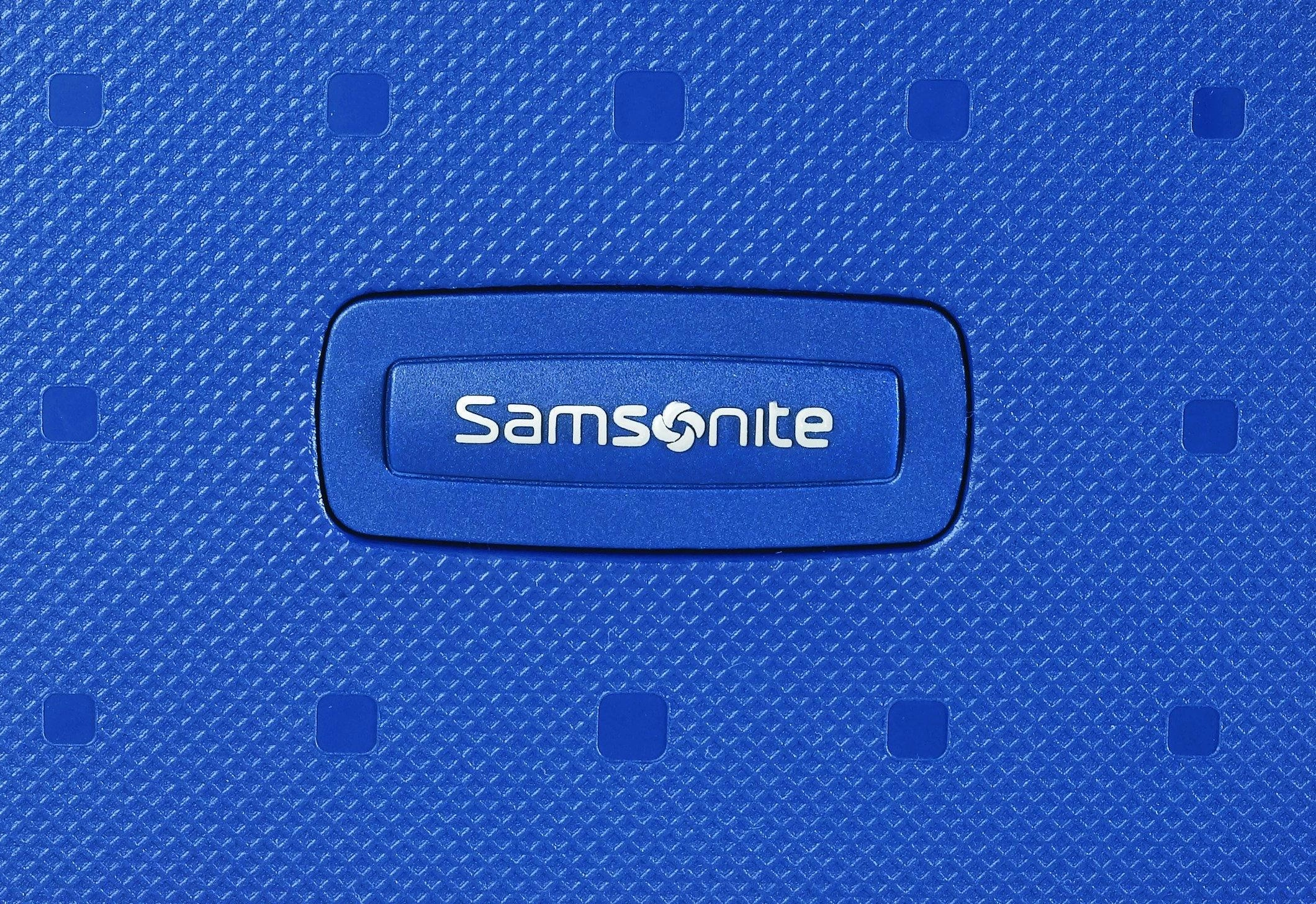 Samsonite S'Cure 28" 4-Wheel Large Luggage