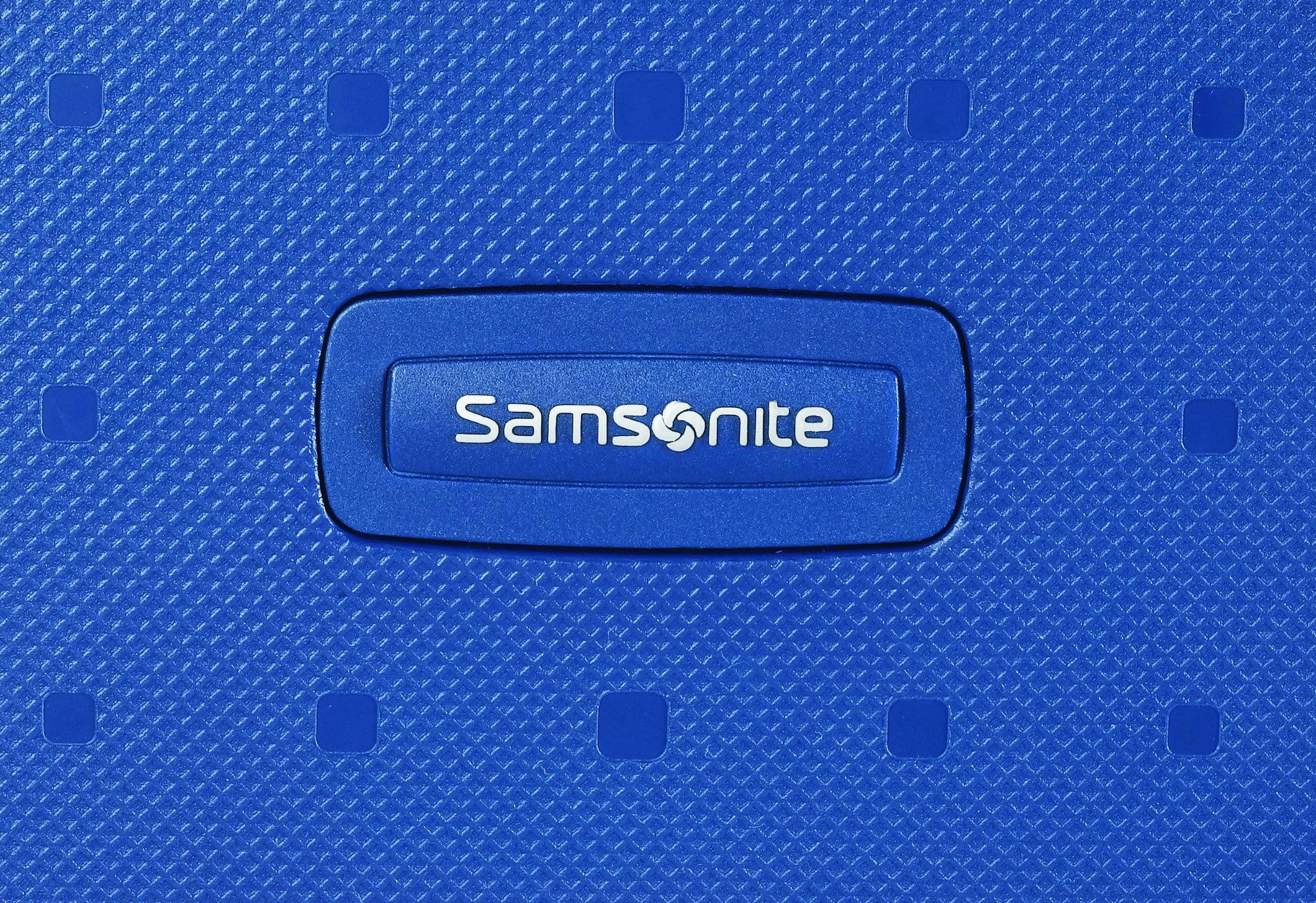 Samsonite S'Cure 28" 4-Wheel Large Luggage