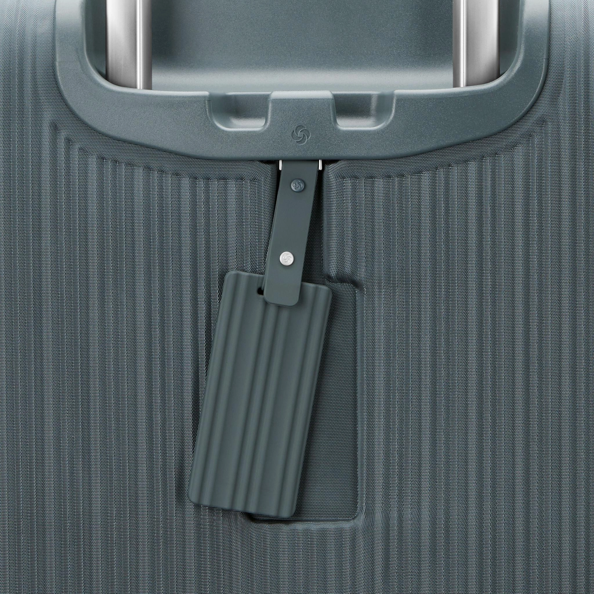 Samsonite Silhouette 18 Softside Large Expandable Spinner