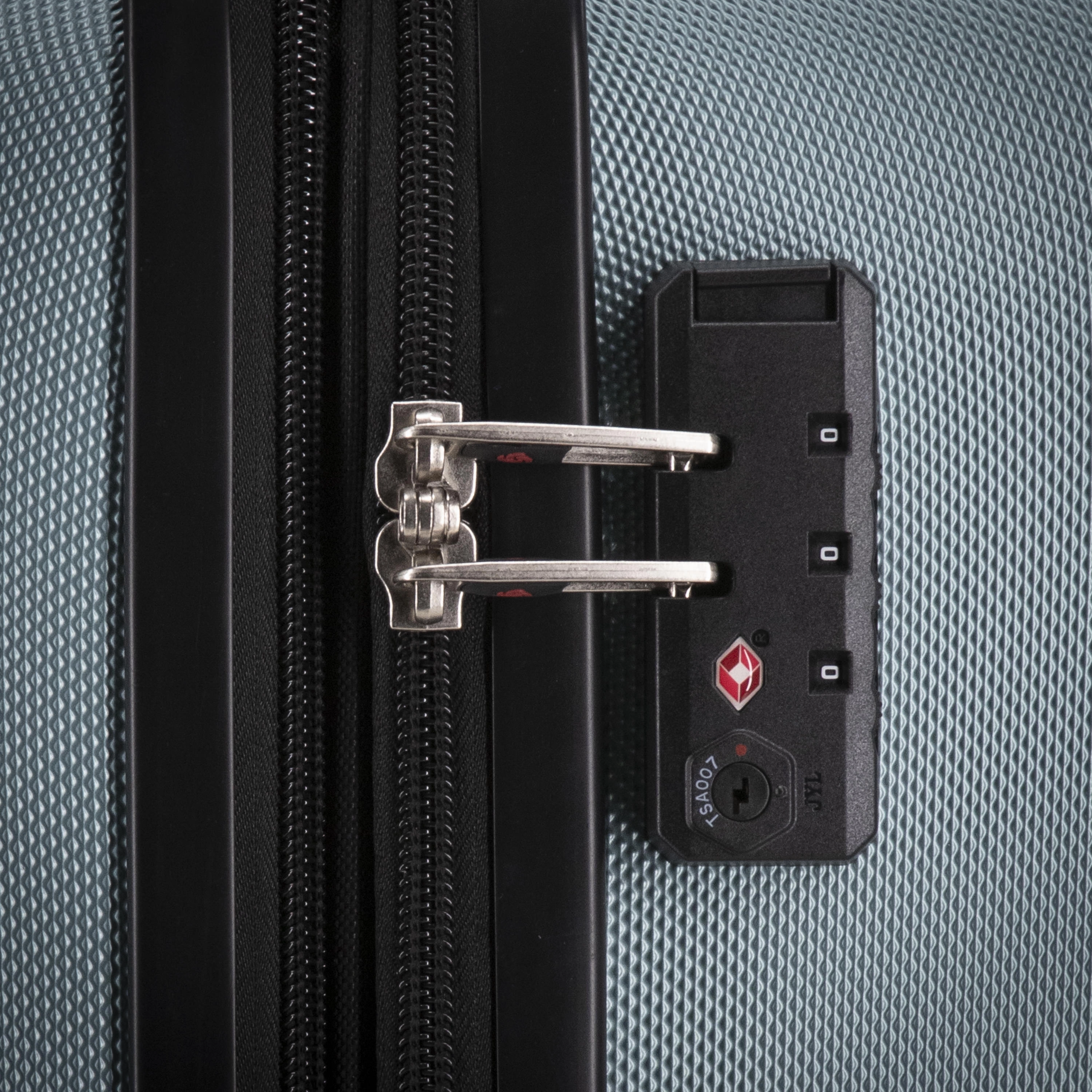 Samsonite Summit Spinner Medium Expandable Luggage