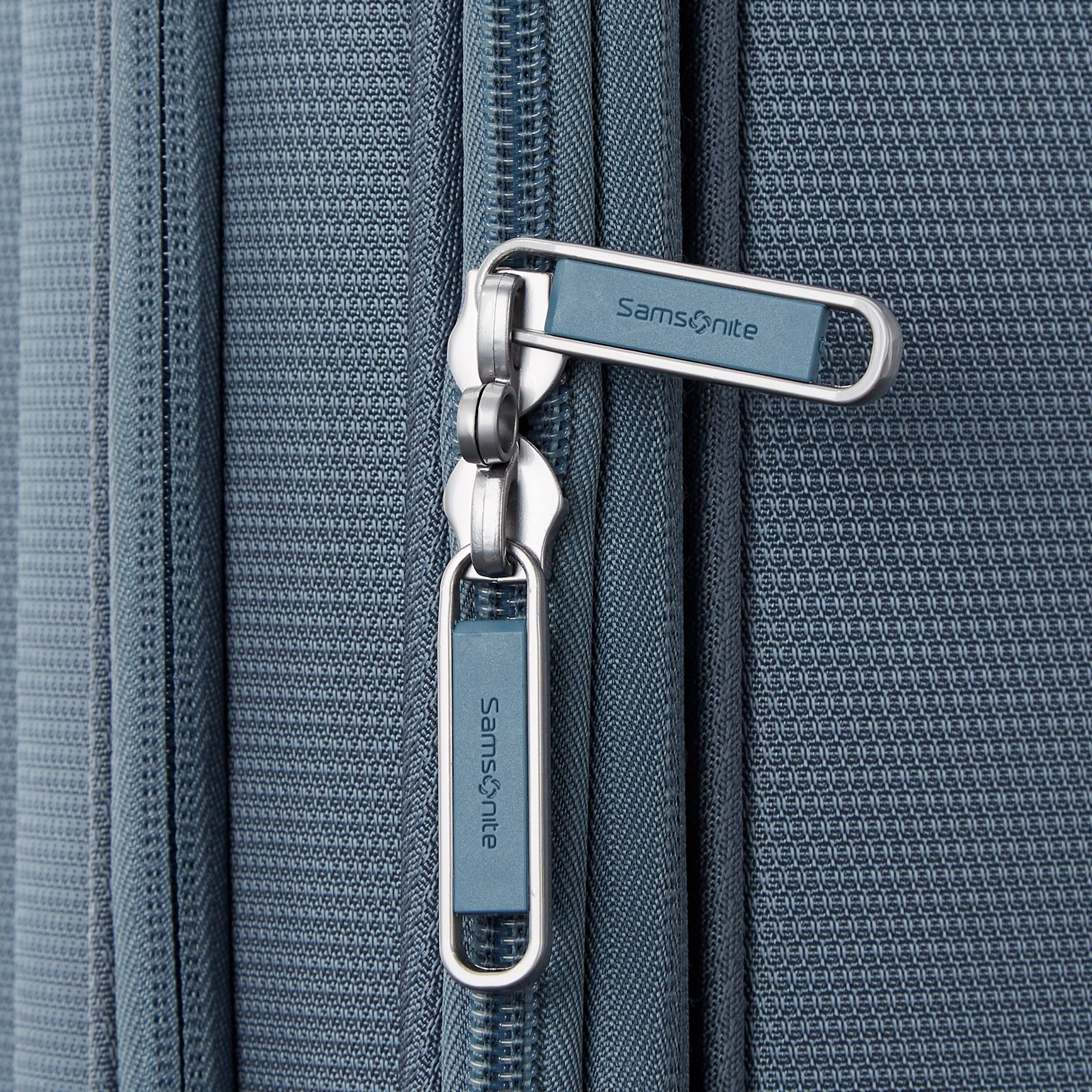 Samsonite UpLIFT Softside Large Spinner