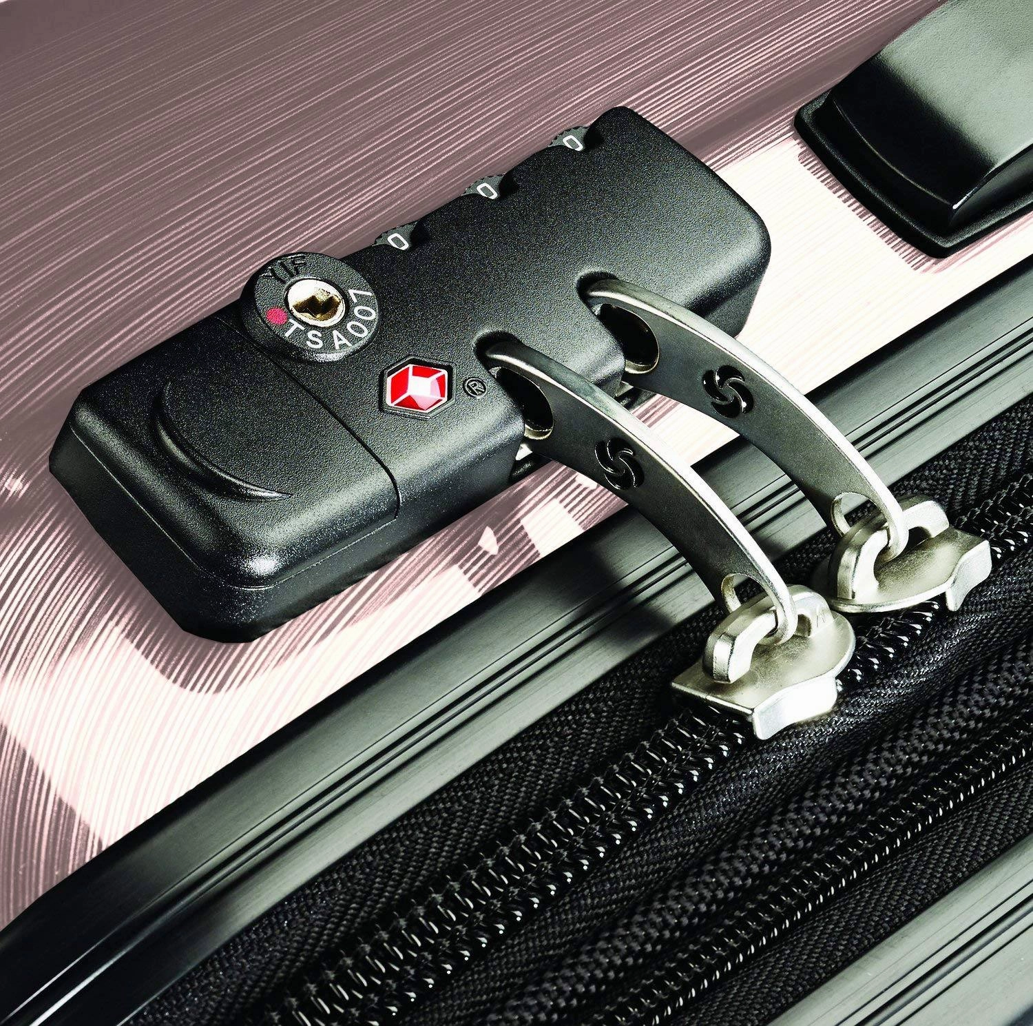 Samsonite Winfield 2 24" 4-Wheel Medium Luggage