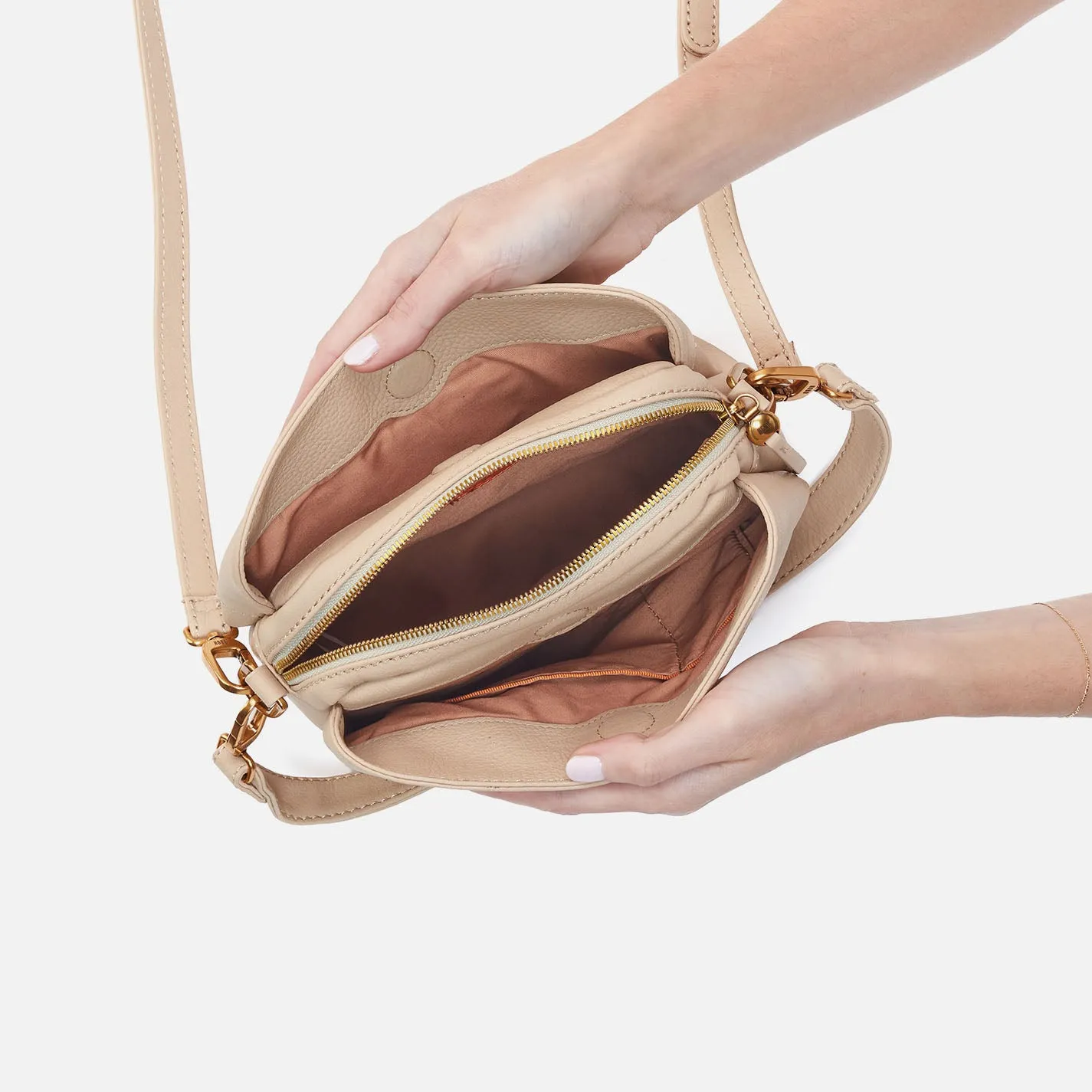 Starr Convertible Shoulder Bag in Pebbled Leather - Linen