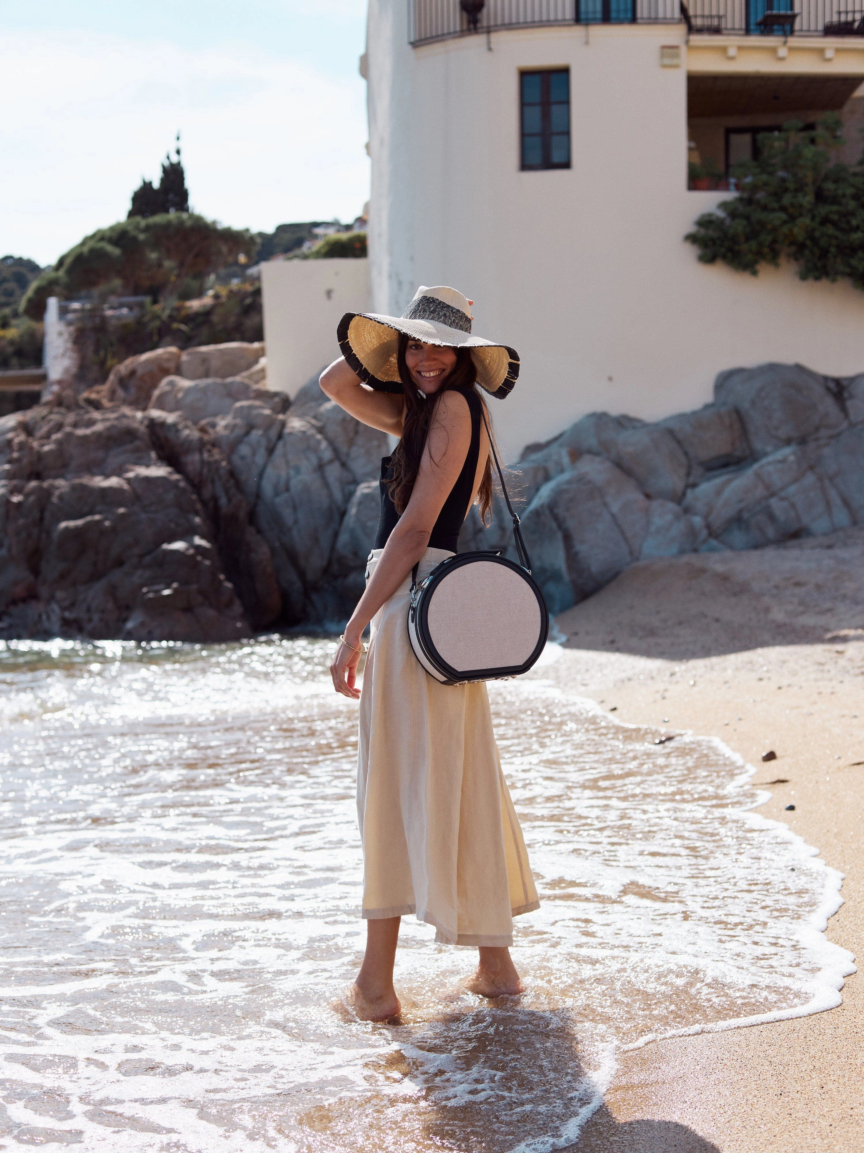 The Editor - Black Hatbox Small