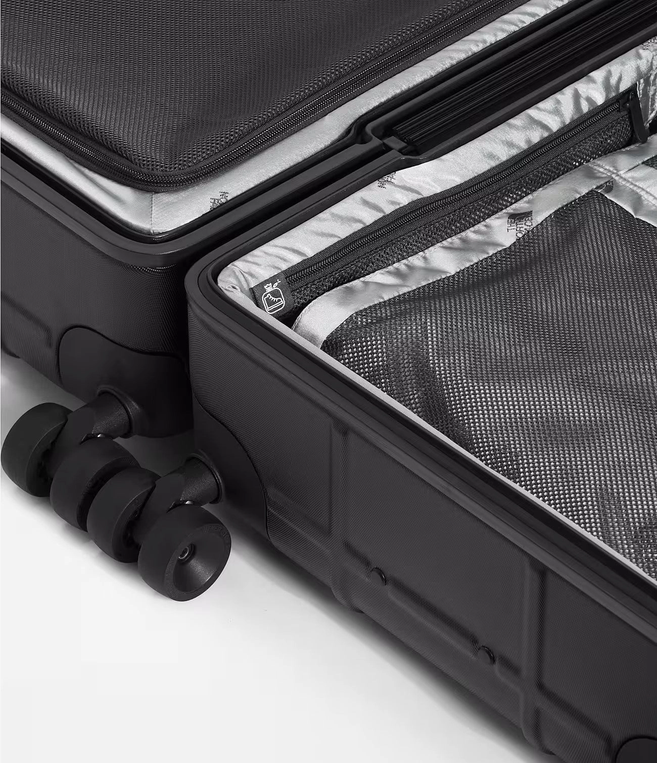 The North Face All Weather 4-Wheeler30" Large Luggage