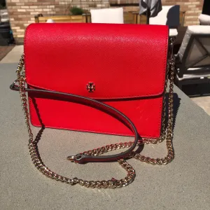 Tory Burch Emerson Envelope Shoulder Bag in Brilliant Red