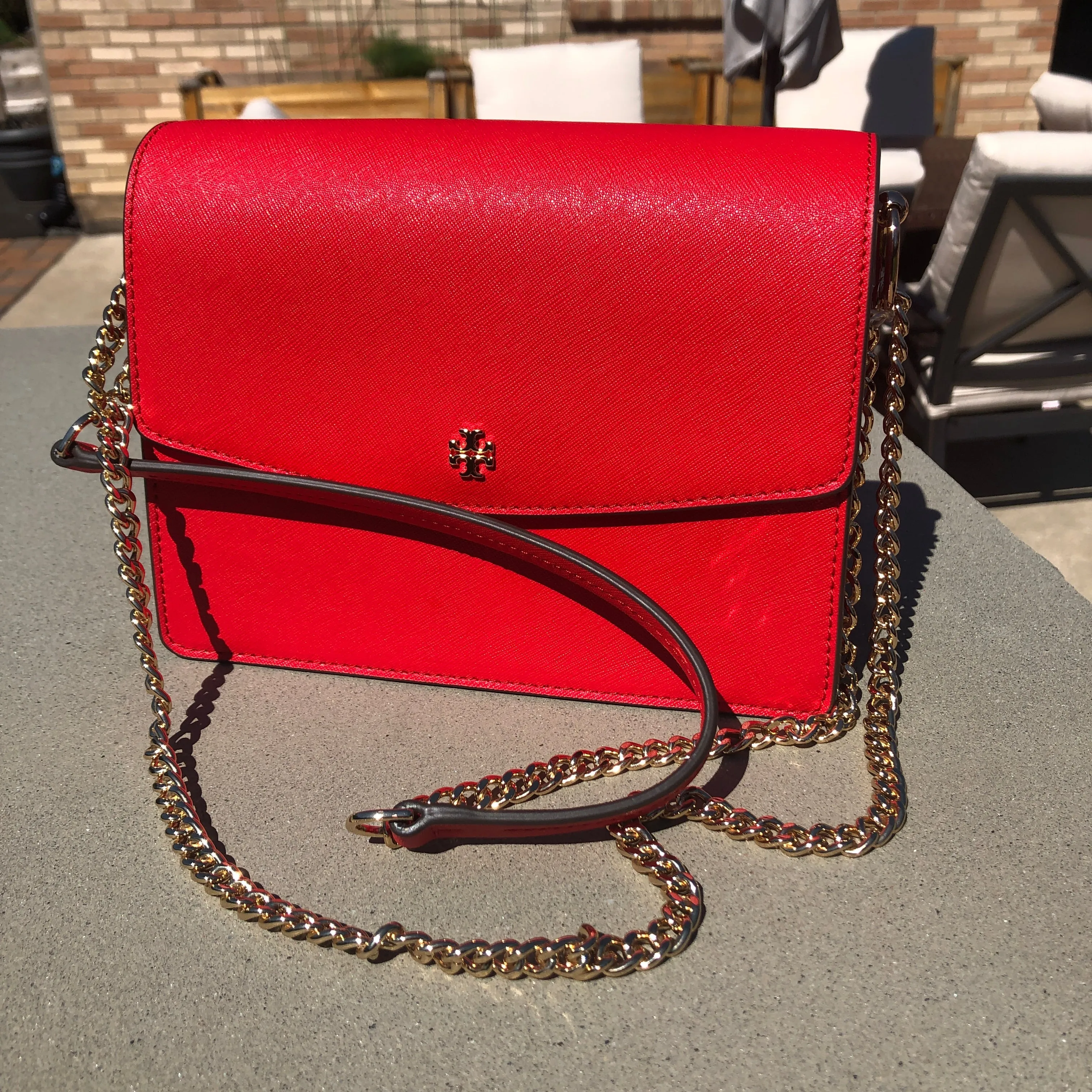 Tory Burch Emerson Envelope Shoulder Bag in Brilliant Red