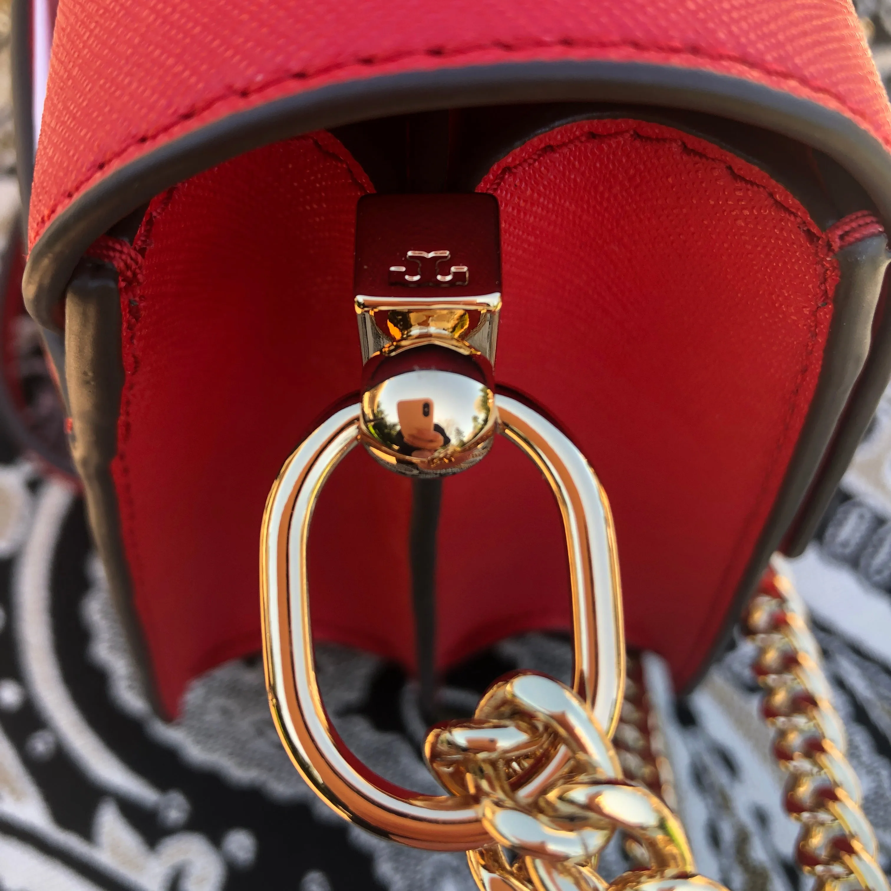 Tory Burch Emerson Envelope Shoulder Bag in Brilliant Red