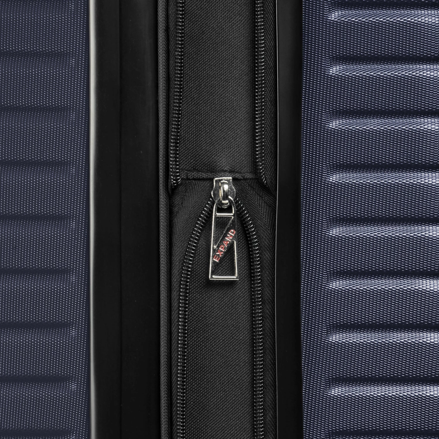TOTAL TRAVELWARE Everest Expandable Hardsided Spinner, 28-Inch Checked Large