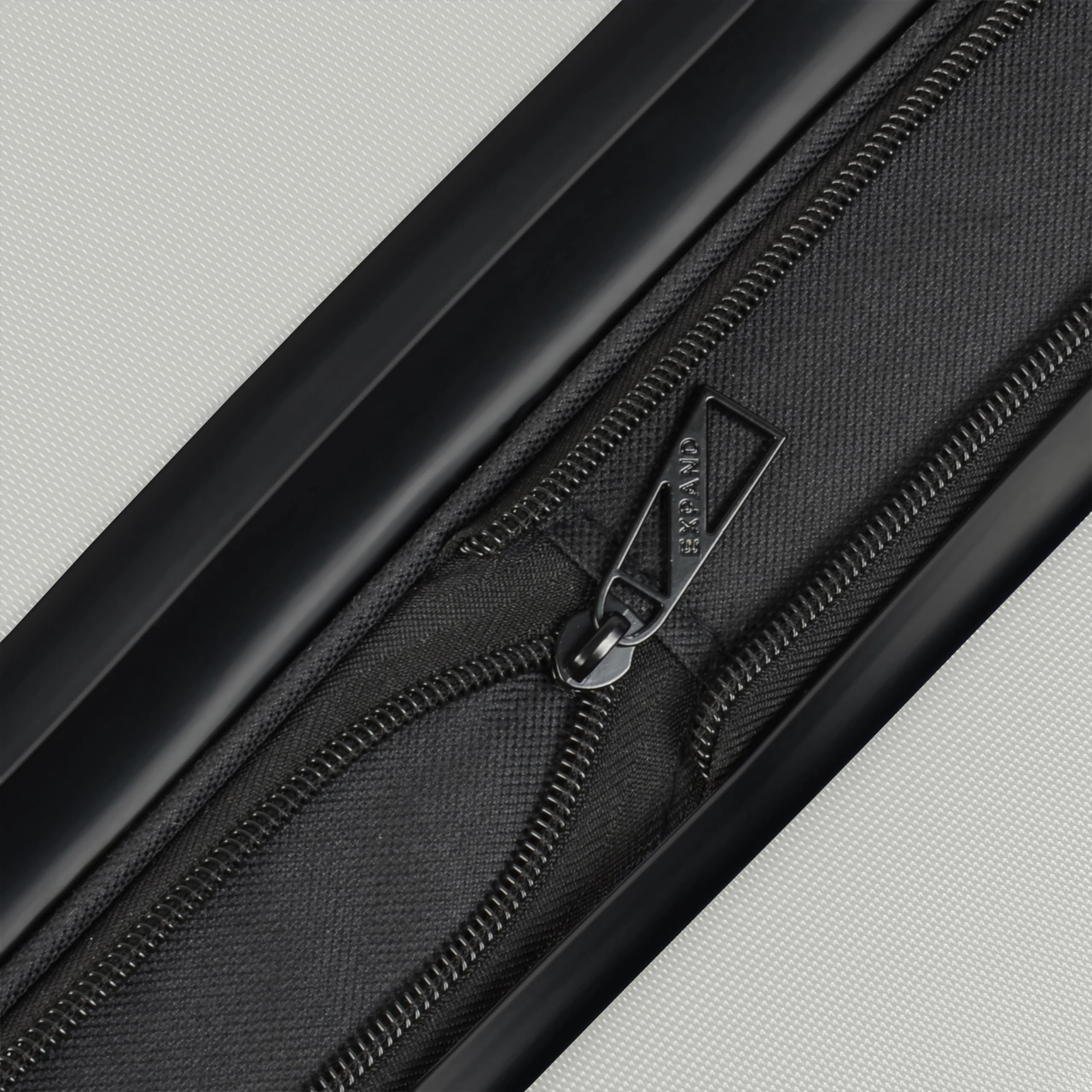 TOTAL TRAVELWARE Passage Expandable Hardside Spinner (Checked-Medium 24-Inch)