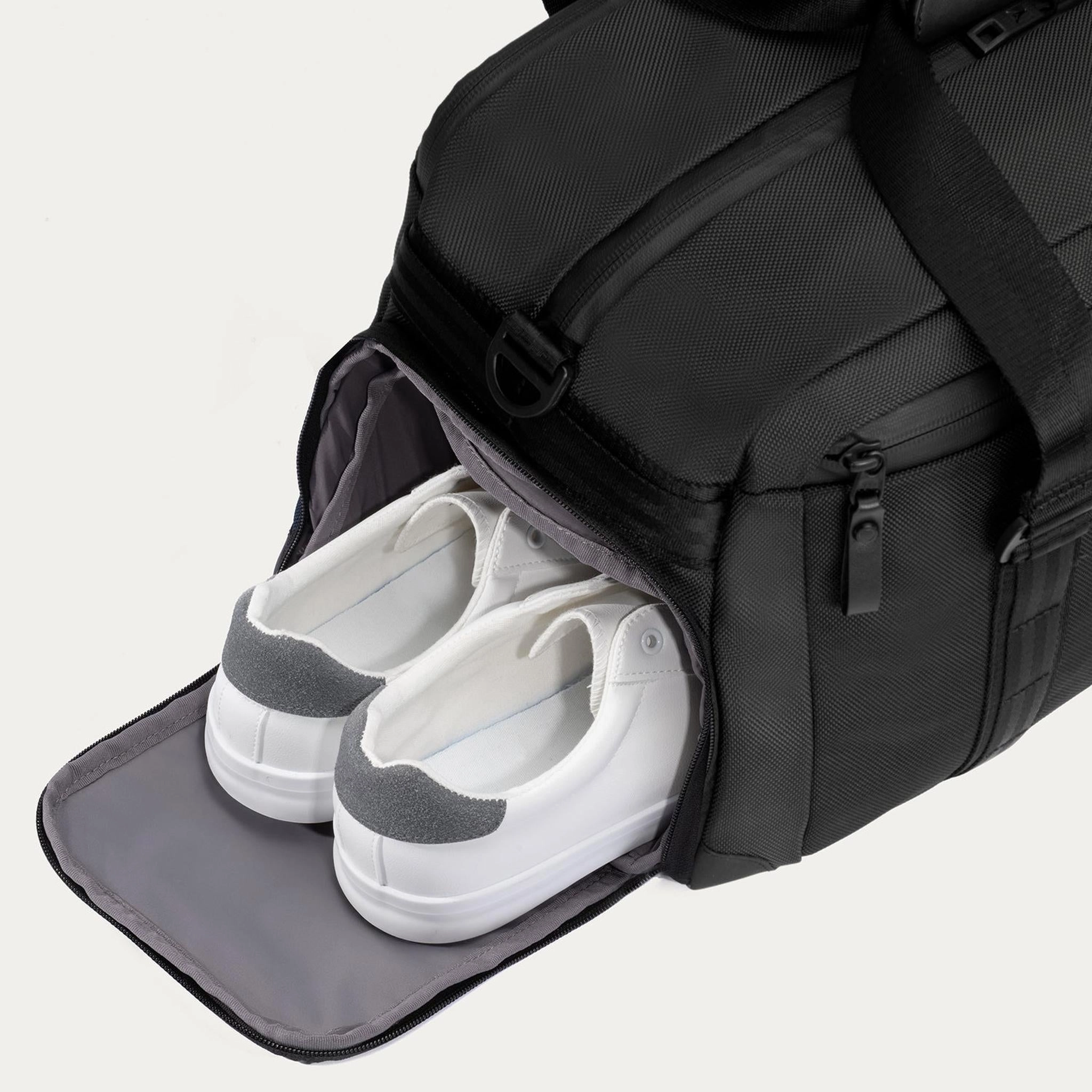 Travelpro Altitude Day-to-Day Duffel