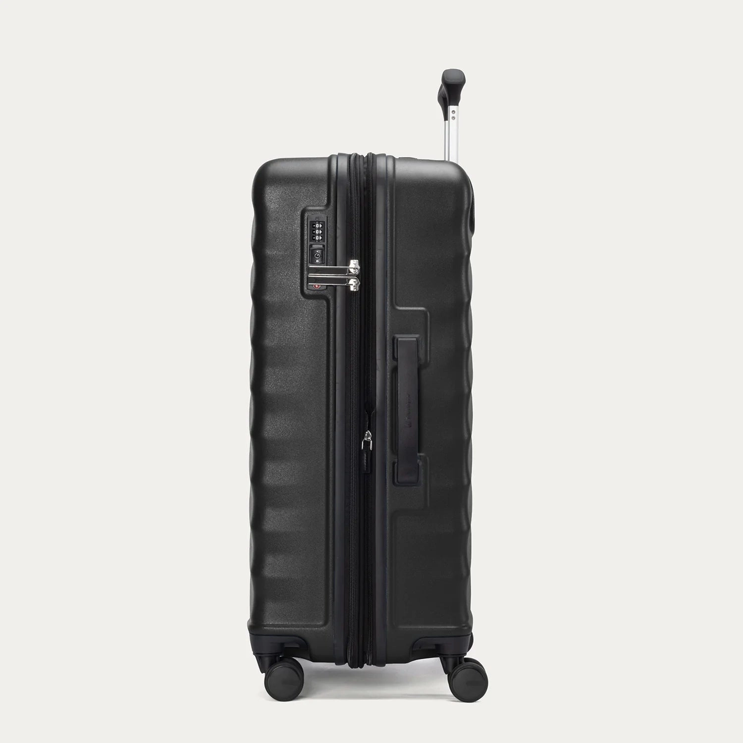 Travelpro Maxlite Air V2 Medium Check-In Hardside Spinner