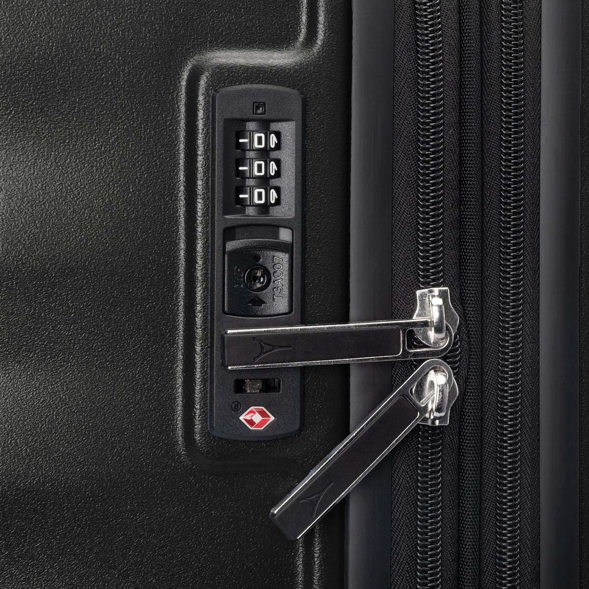 Travelpro Maxlite Air V2 Medium Check-In Hardside Spinner