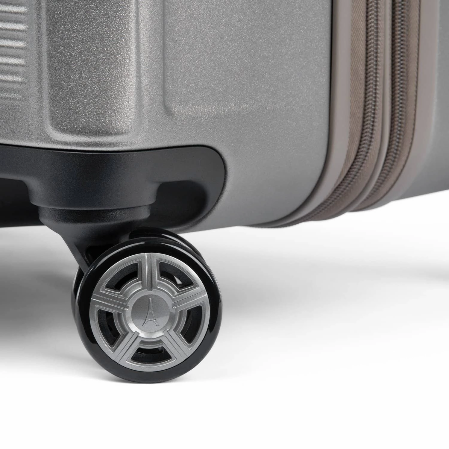 Travelpro Platinum Elite Large Check-In Expandable Hardside Spinner Luggage