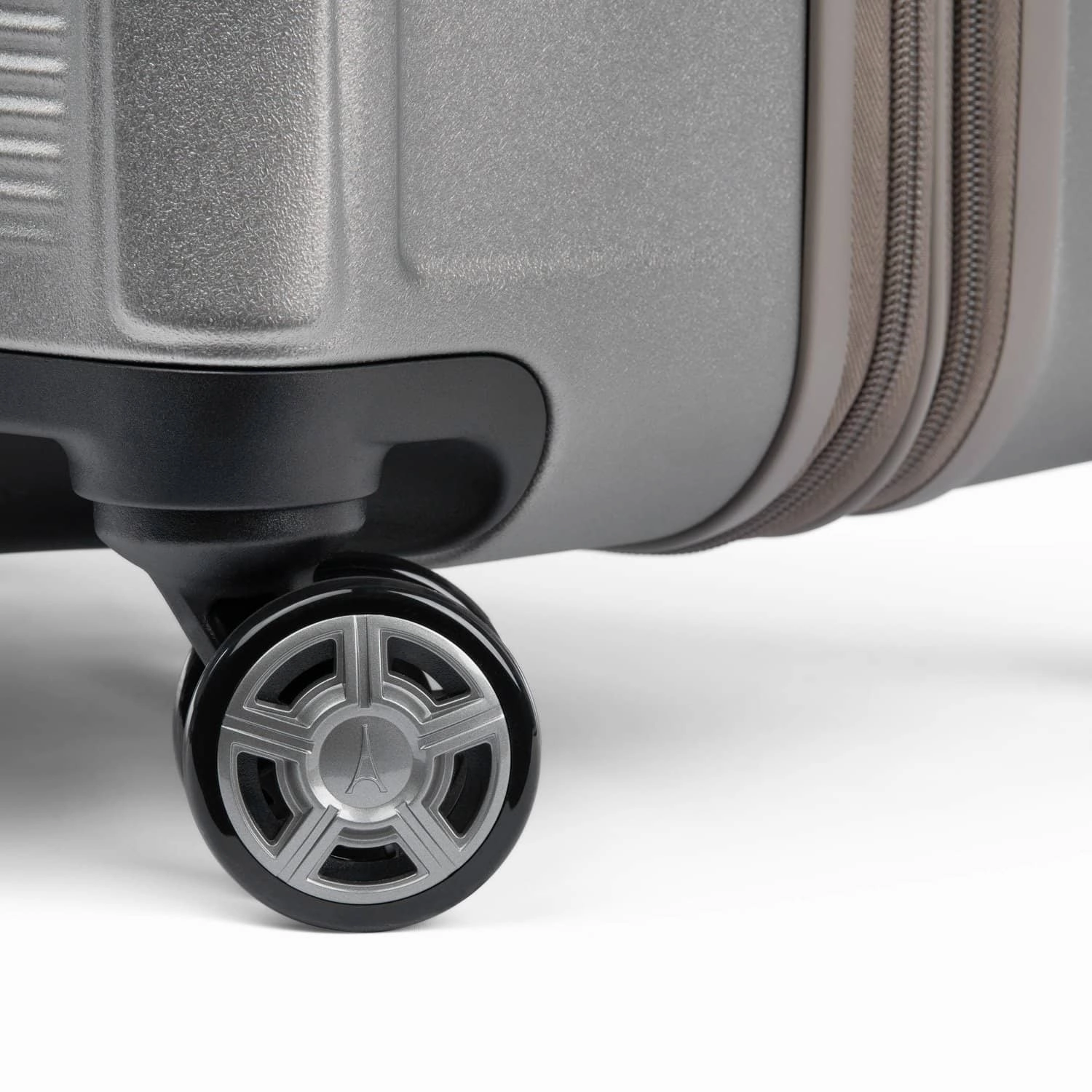 Travelpro Platinum Elite Large Check-In Expandable Hardside Spinner Luggage