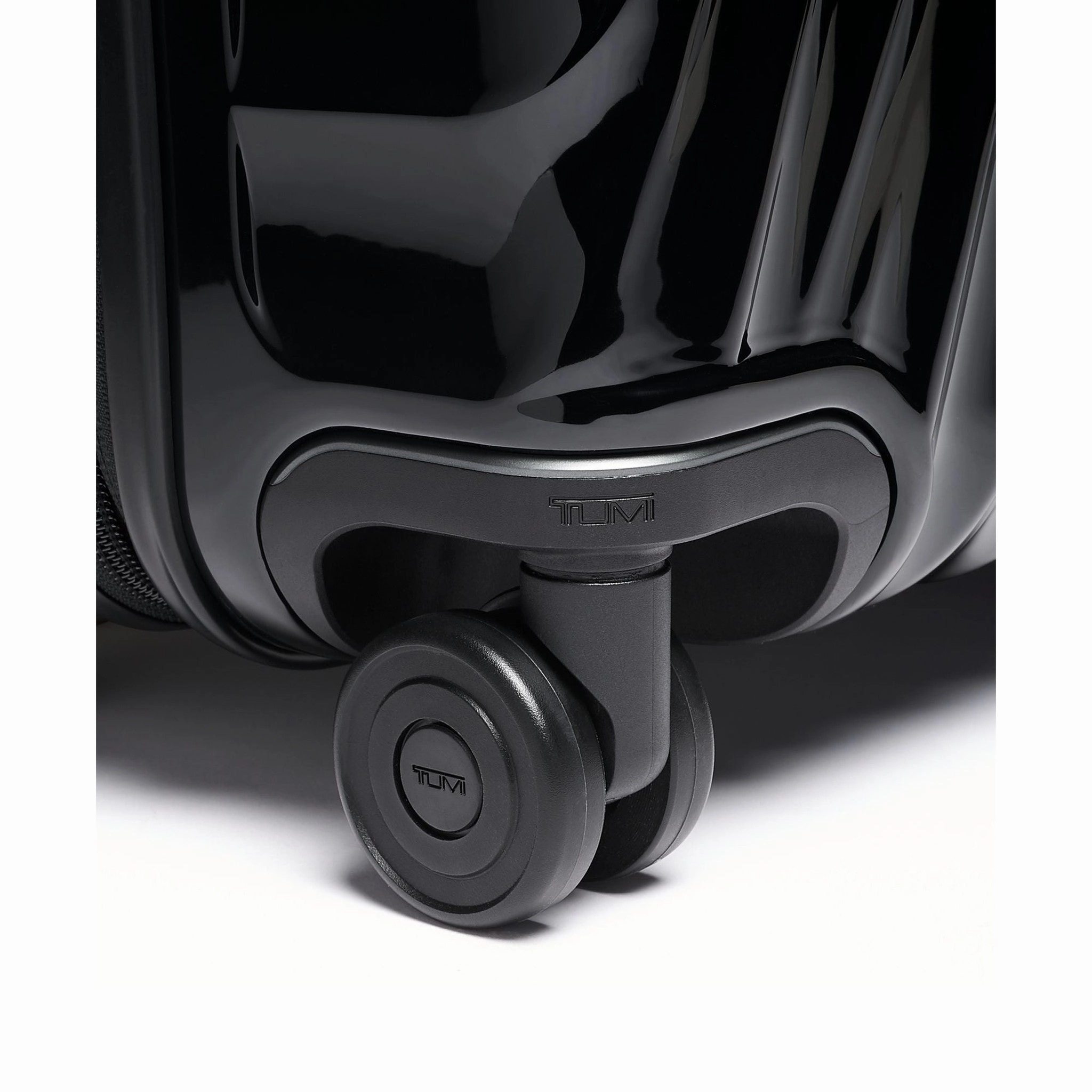 TUMI 19 Degree Short Trip Expandable 4 Wheeled Packing Case