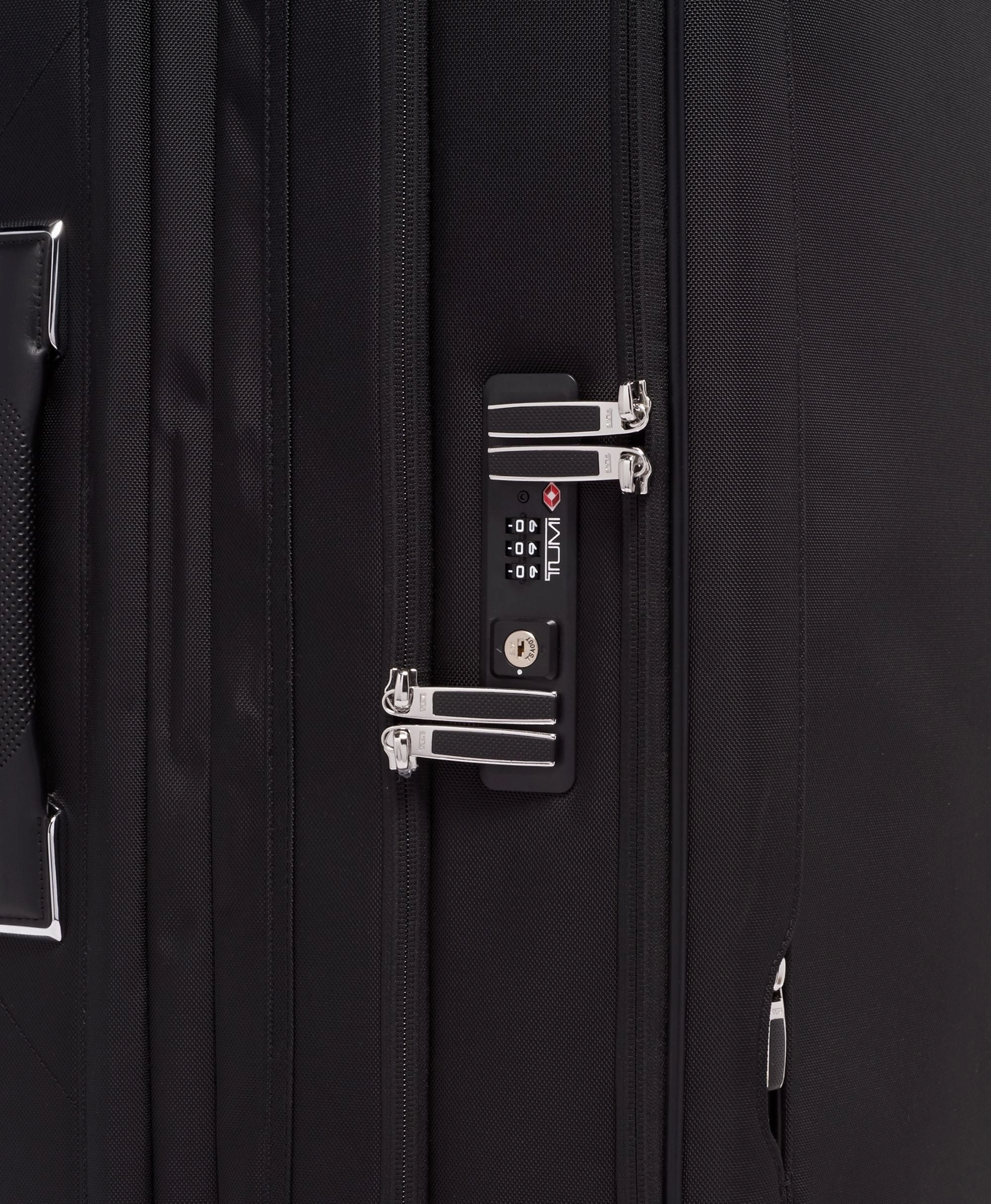 Tumi Arriv Extended Trip Dual Access 4 Wheeled Packing Case Large Luggage