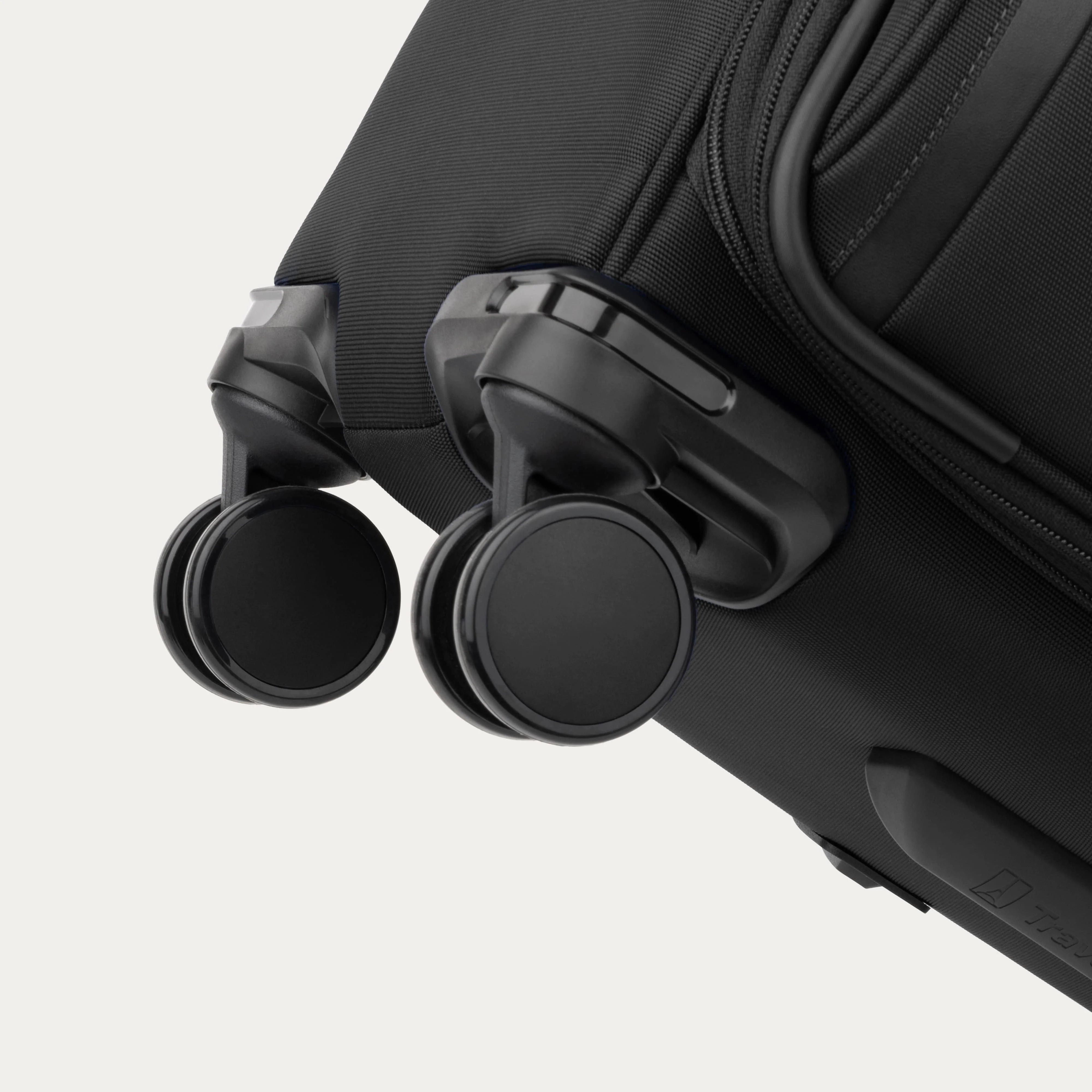 VersaPack  Medium Check-In Spinner