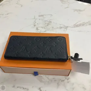 Wallet Luxury Designer By Louis Vuitton, Size: Medium