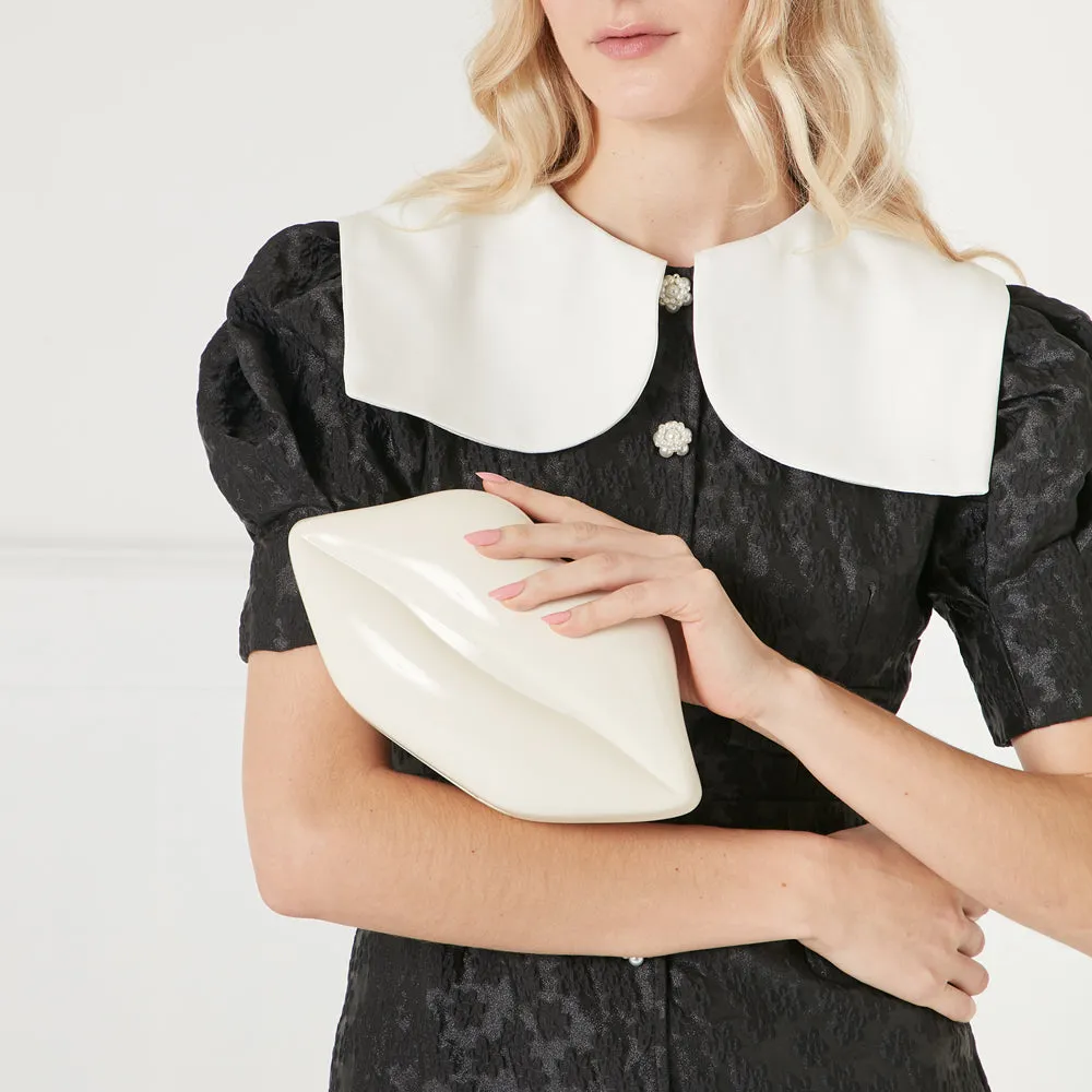 WHITE NEUTRAL MEDIUM LIPS CLUTCH BAG