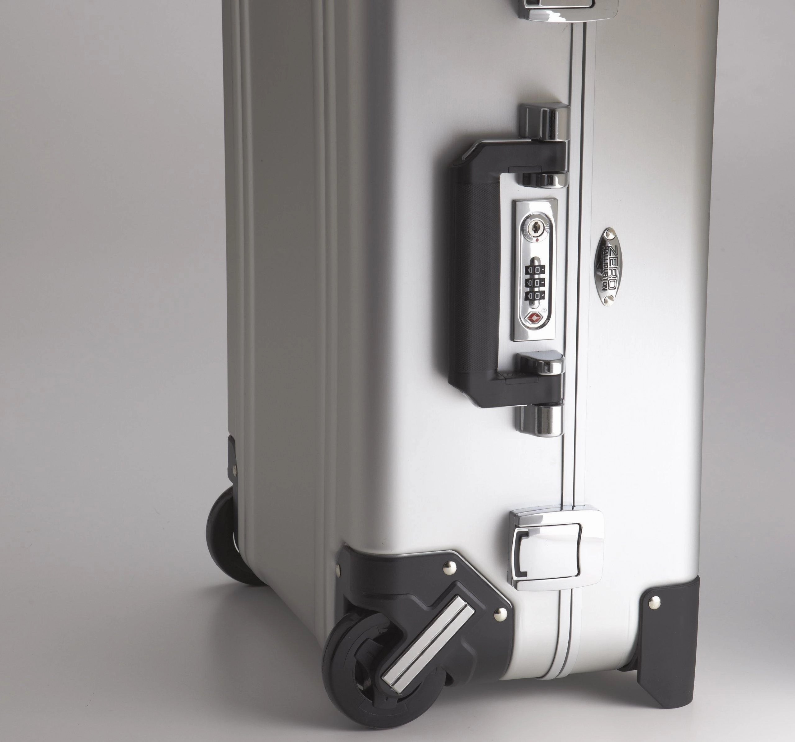 ZERO Halliburton Classic Aluminum Carry On 2 Wheel Travel Case