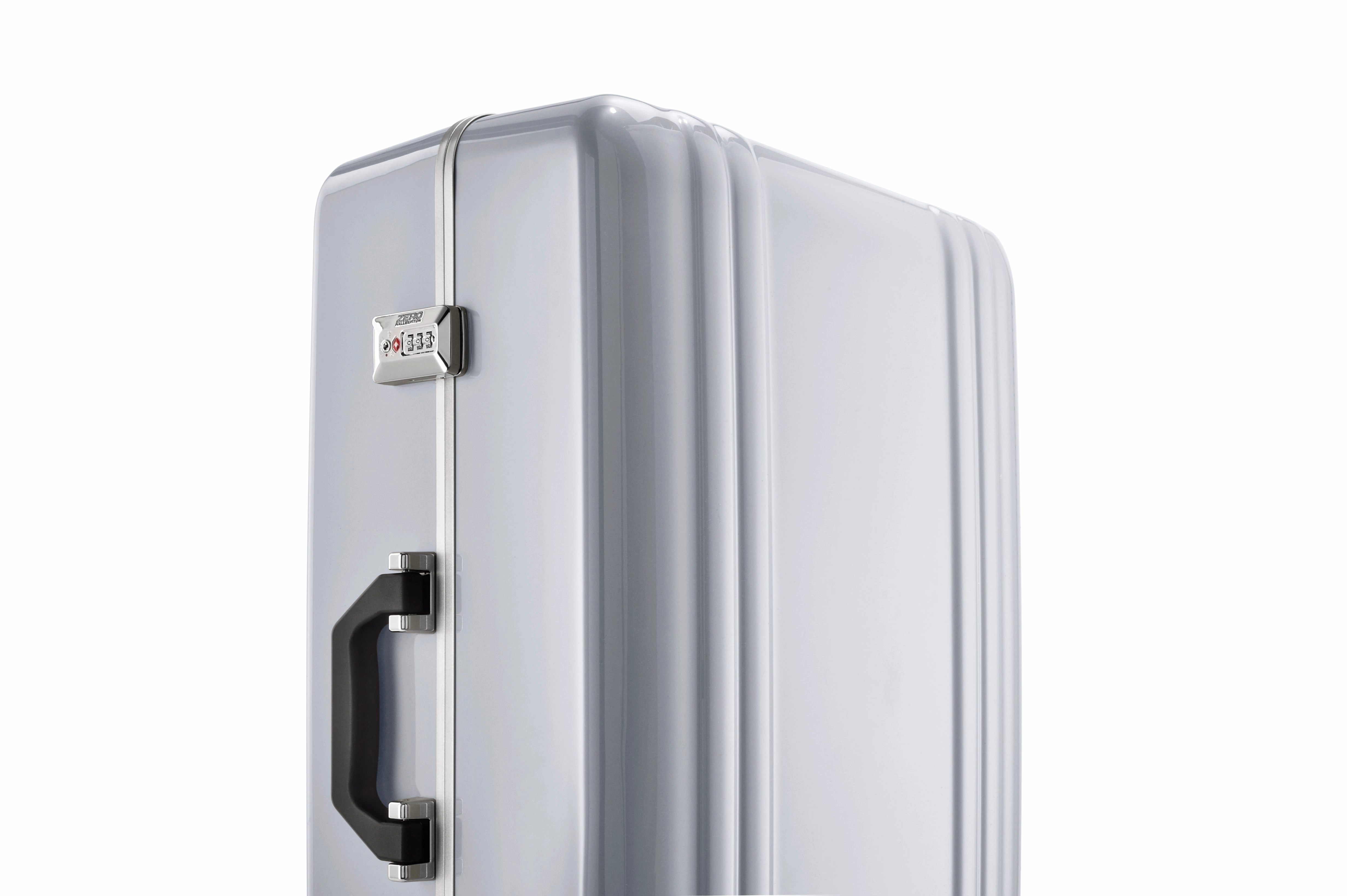 ZERO Halliburton Classic Polycarbonate 2.0 30" 4-Wheel Large Luggage