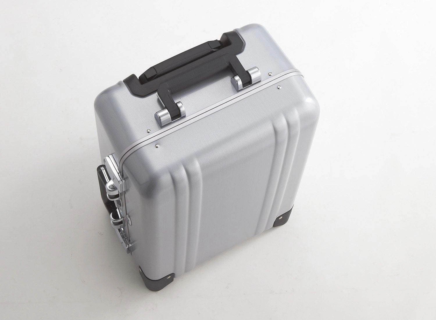 ZERO Halliburton Classic Polycarbonate Carry On 2 Wheel Travel Case